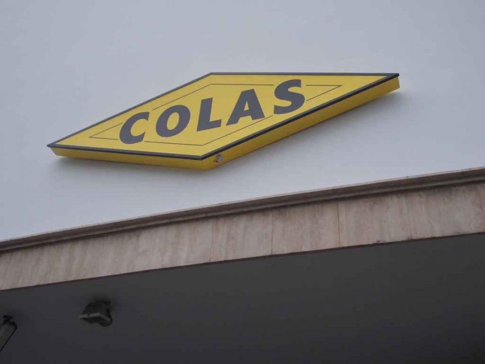Irodaépület homlokzatának renoválása - business galéria